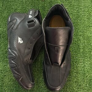 LDeck High Top Sports Shoes Waterproof Non Slip. Adjustable Strap, no Laces